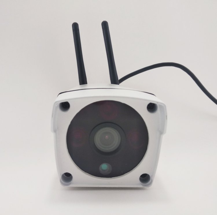 Беспроводная уличная WIFI камера с функцией онлайн просмотра, записью на флешку, день/ночь, IDF106-W